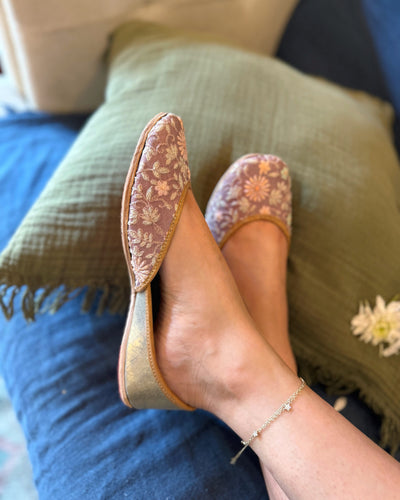 Different Types of Juttis Every Woman Should Own