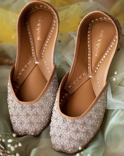 Comfortable Juttis for Daily Wear- What to Look For