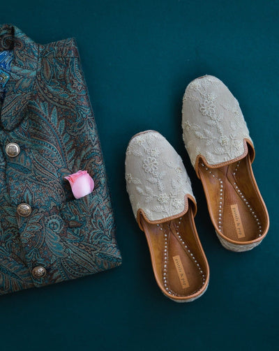 Traditional Craft, Modern Market: How Men’s Juttis Are Made (Leather, Embroidery &amp; Regions)