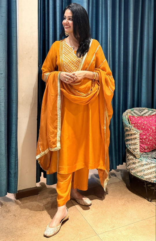 GERUA KURTA SET