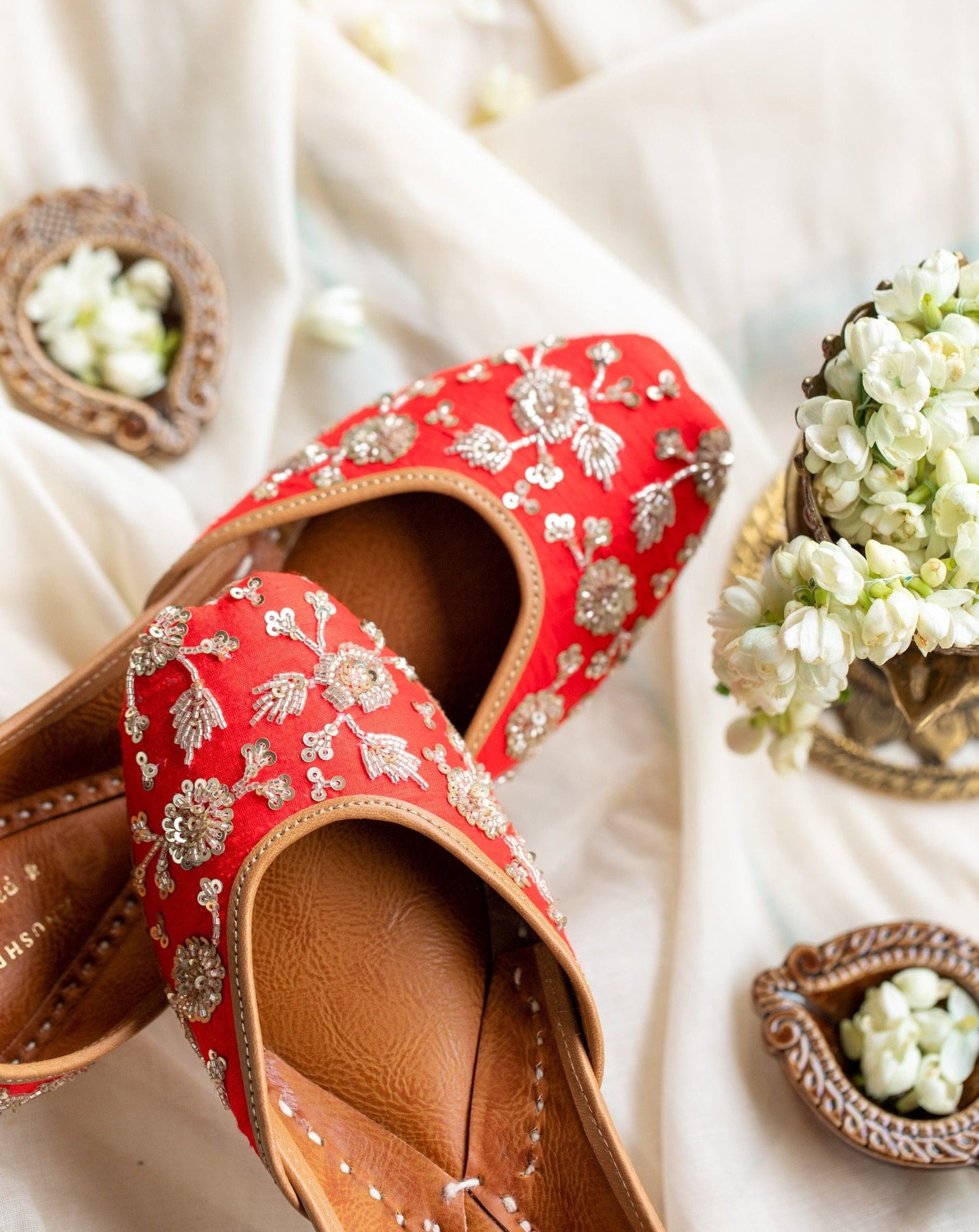 Buy Designer Juttis Online for Women & Men pastels & pop