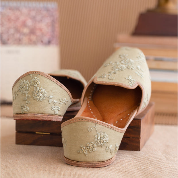 Punjabi Jutti For Men Handcrafted Jutti Pastels Pop Punjabi Jutti For Men Handcrafted Jutti Pastels Pop